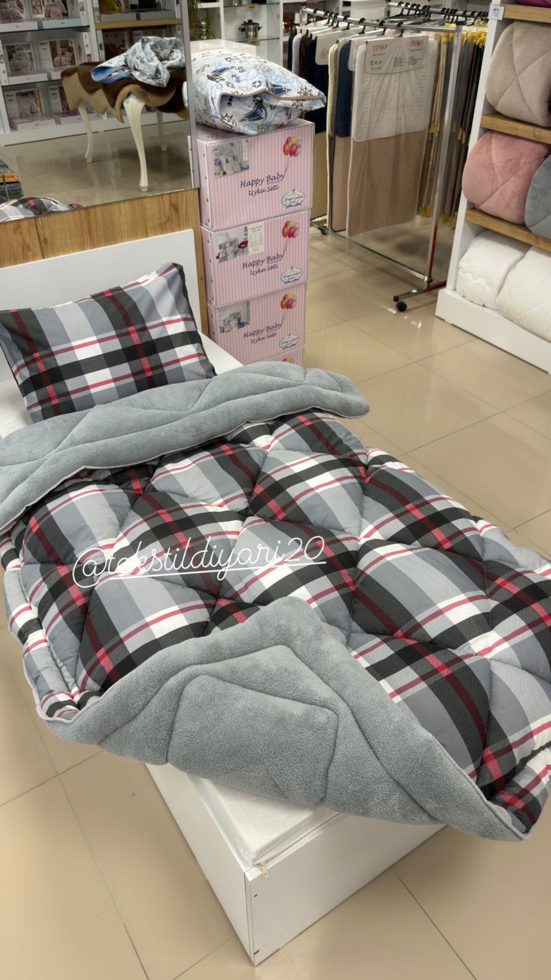 Tekstil Diyarı Tek Kişilik Çift Taraflı Welsoft Yorgan Ekose