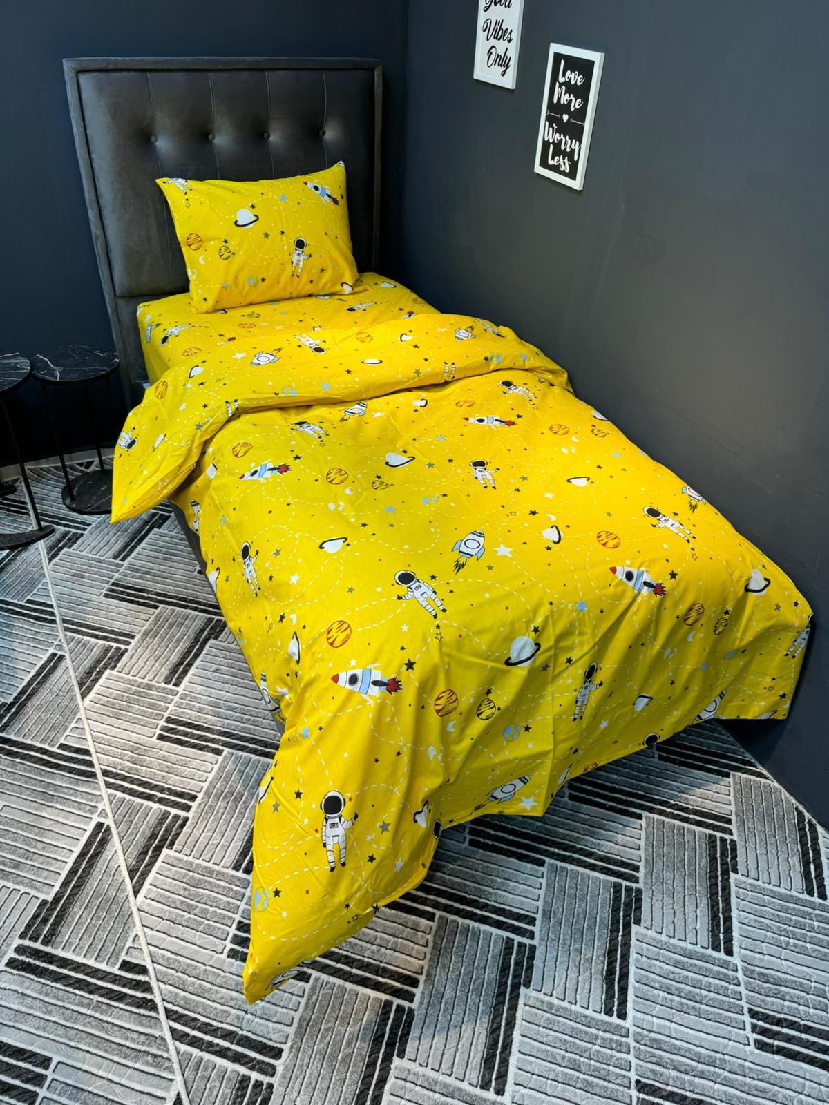 Violacasa Tek kişilik Nevresim Takımı (Lastikli Çarşaflı) Uzay Sarı