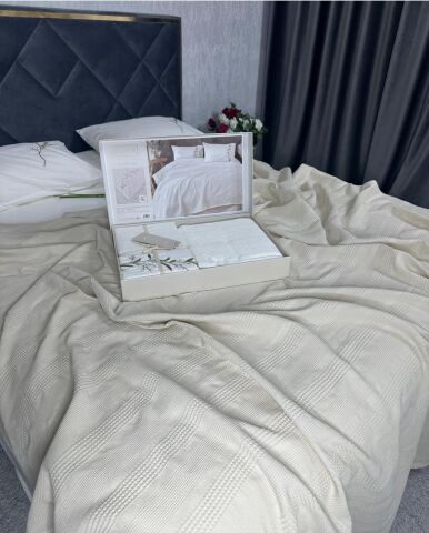 İrina %100 Pamuk Nakışlı Pike Takımı Marina Krem