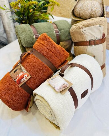 İyi Geceler İstanbul Sherwood Kuzu Tüyü Yatak Örtüsü Zerdeçal