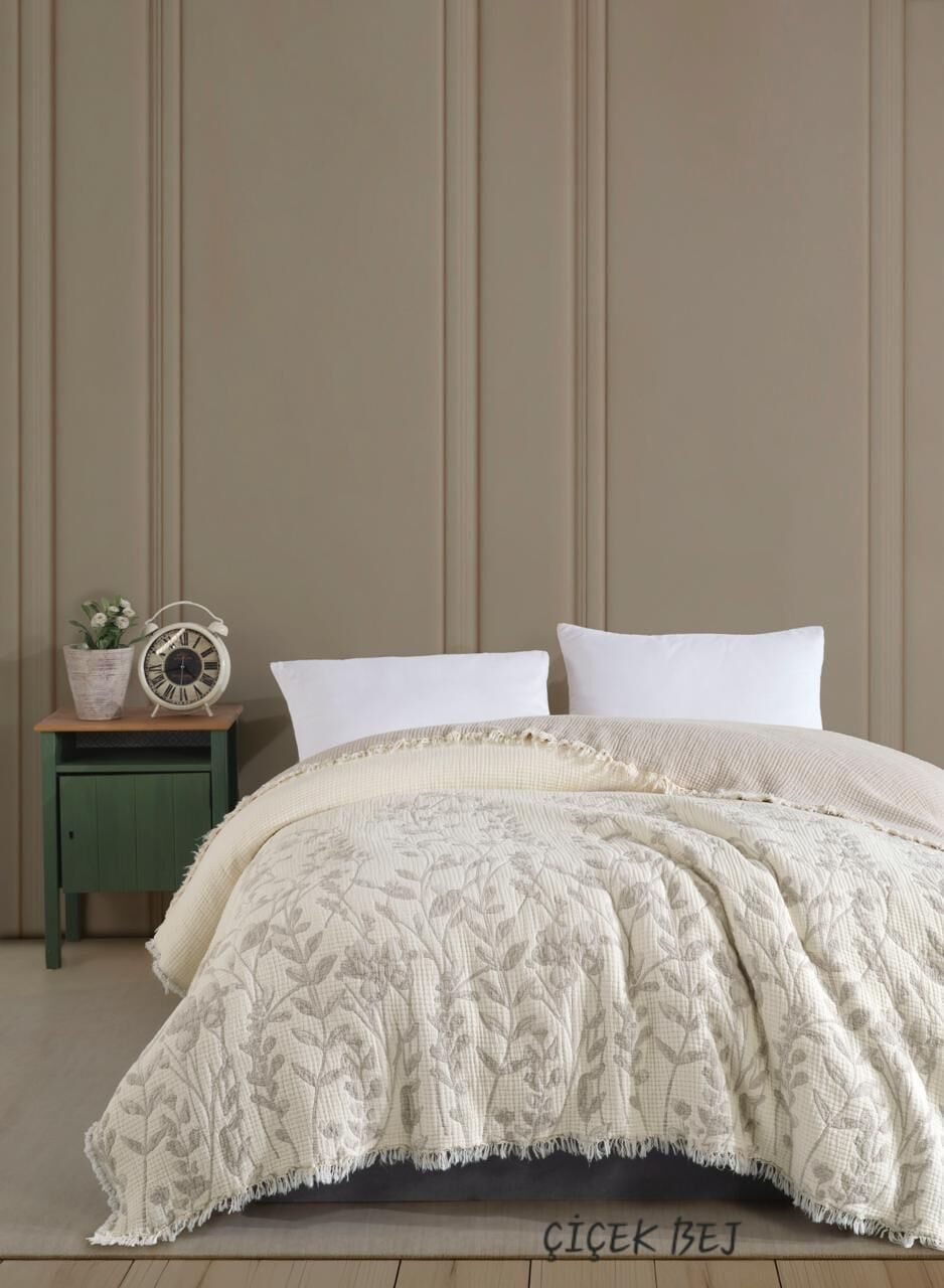 İgi Battal Boy Jakarlı 6 kat Müslin Organik Yatak Örtüsü Çiçek Bej