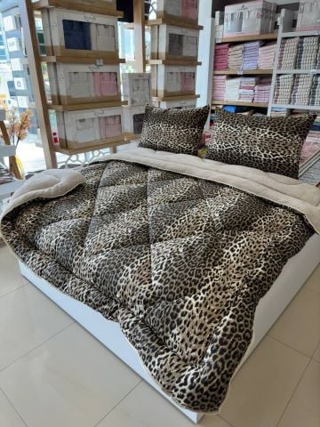 Tekstil Diyarı Çift Kişilik Welsoft Yorgan Yastıklı Leopar