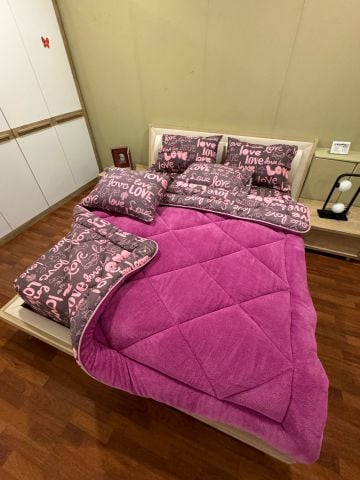 Çift Kişilik Welsoft Pufidik Uyku Seti Mürdüm Love (Lastikli Çarşaflı)