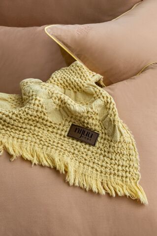 Battal Boy Jakarlı Müslin Yatak Örtüsü Seti Pumila Hardal