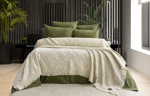 Battal Boy Jakarlı Müslin Yatak Örtüsü Seti Pumila Krem