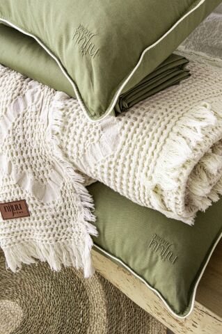 Battal Boy Jakarlı Müslin Yatak Örtüsü Seti Pumila Krem