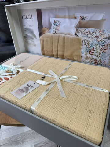 Özel Seri Jakarlı Pikeli Nevresim Takımı Linum Bej