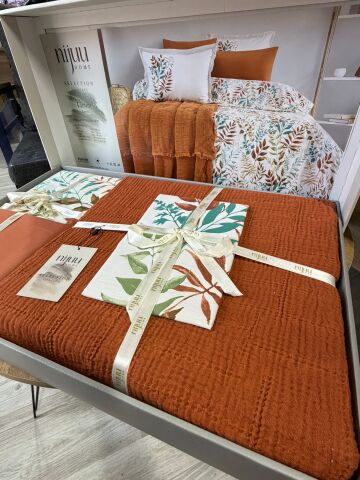 Özel Seri Jakarlı Pikeli Nevresim Takımı Linum Kiremit