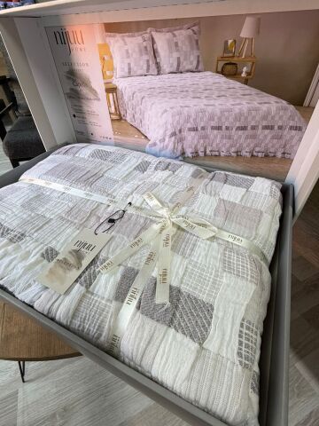 Battal Boy Jakarlı Müslin Yatak Örtüsü Seti Capella Bej