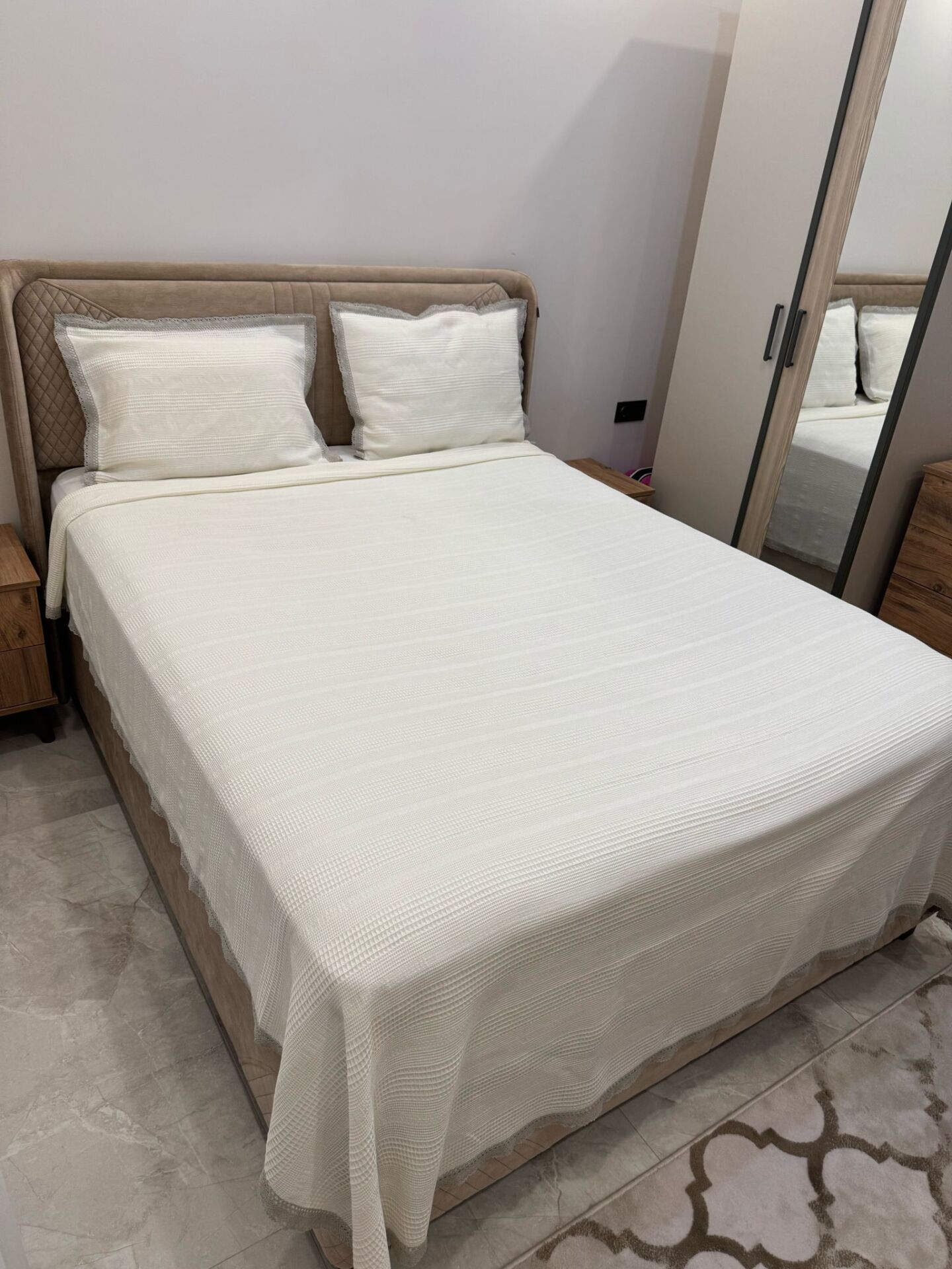 BlueMaison Dantelli Pike Yatak Örtüsü Reyna Krem
