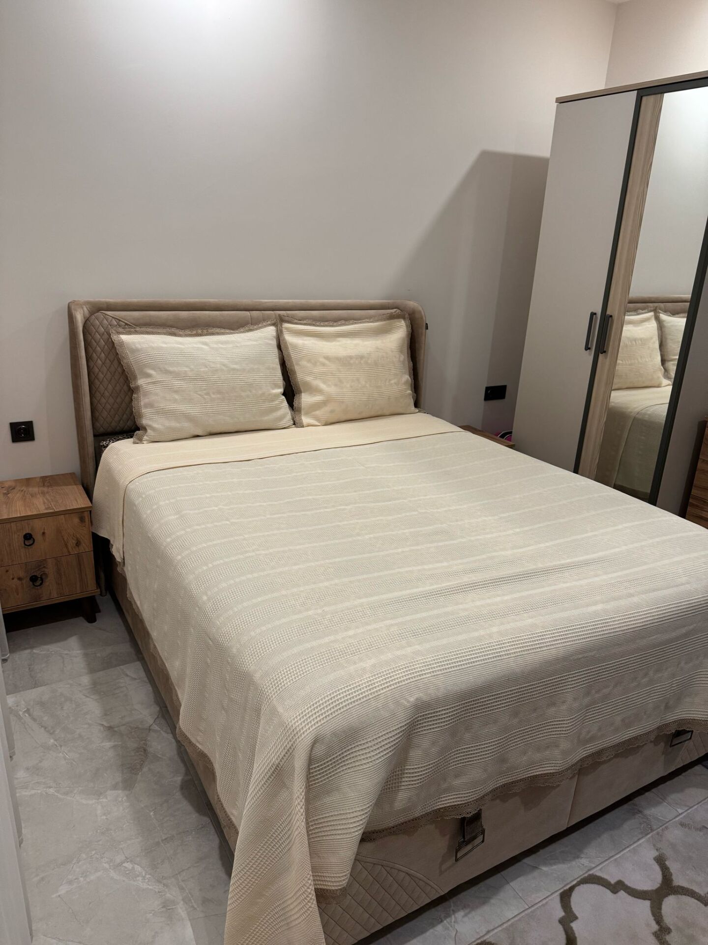 BlueMaison Dantelli Pike Yatak Örtüsü Reyna Cappicuno