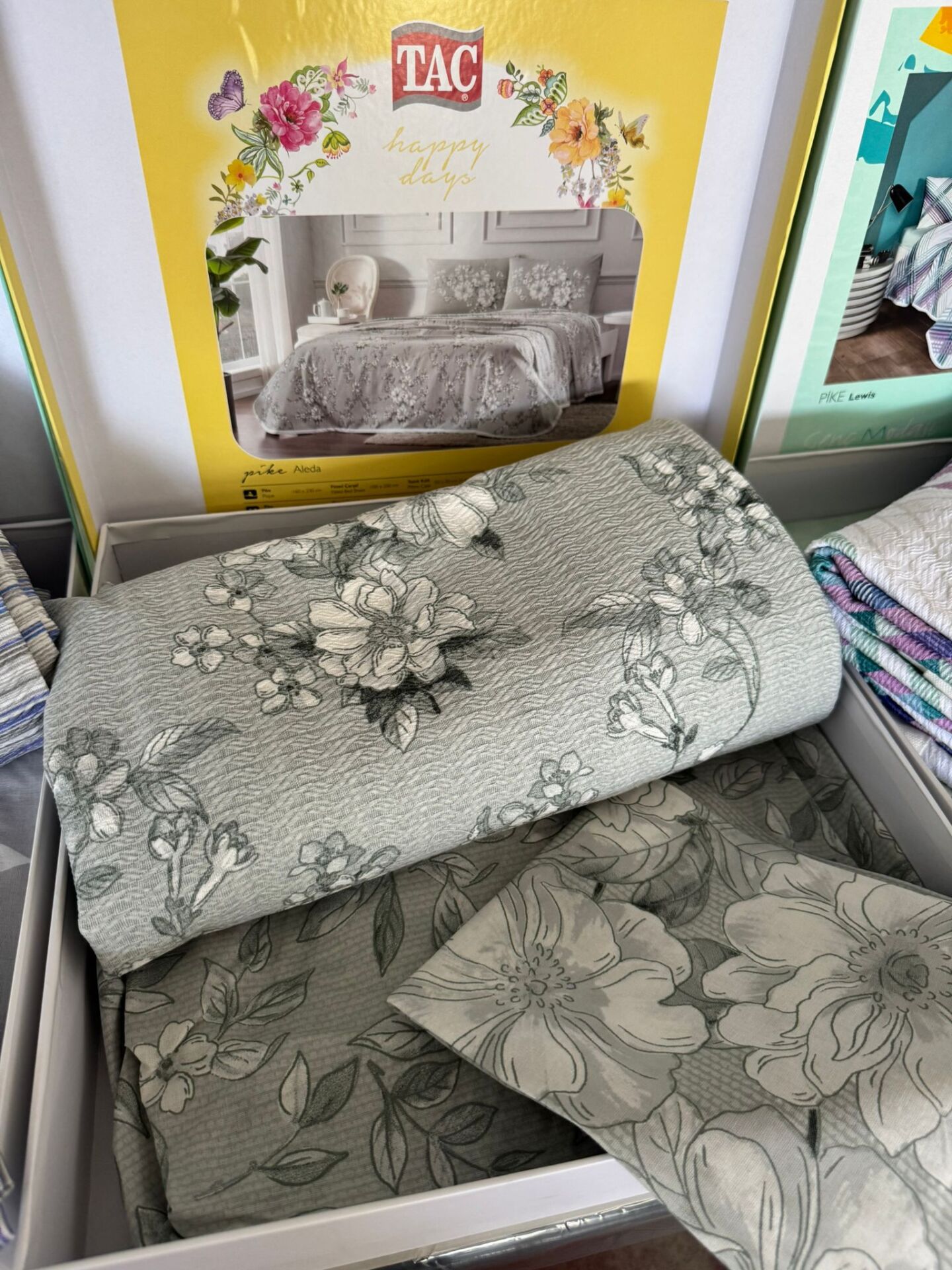 Taç Tek Kişilik Lastikli Çarşaflı Pike Takımı Aleda