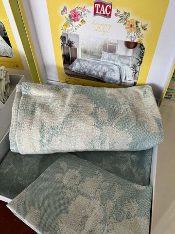 Taç Tek Kişilik Lastikli Çarşaflı Pike Takımı Bennett