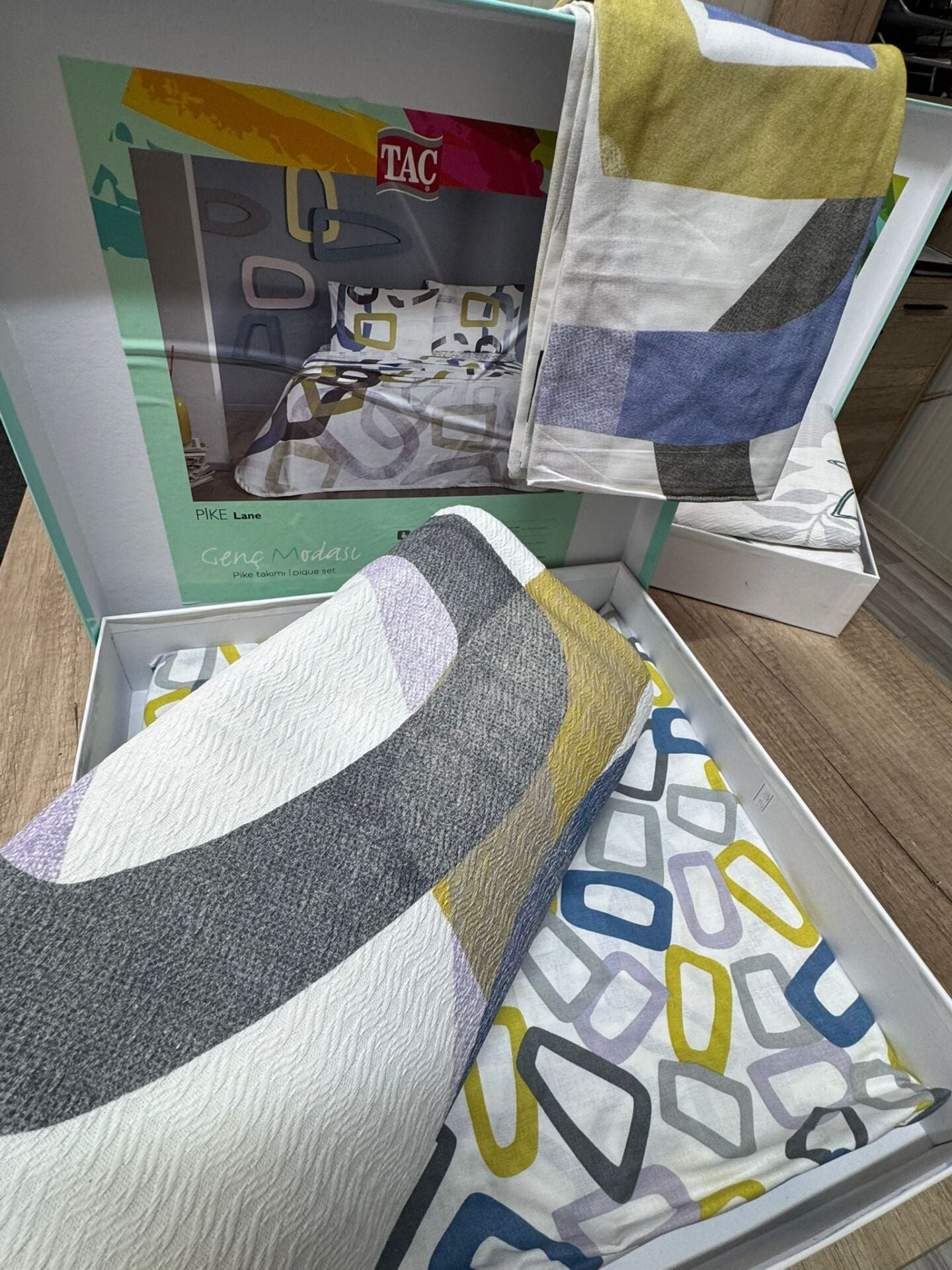 Taç Tek Kişilik Lastikli Çarşaflı Pike Takımı Lane