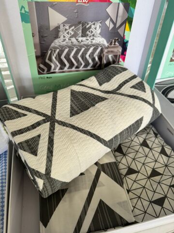 Taç Tek Kişilik Lastikli Çarşaflı Pike Takımı Rain