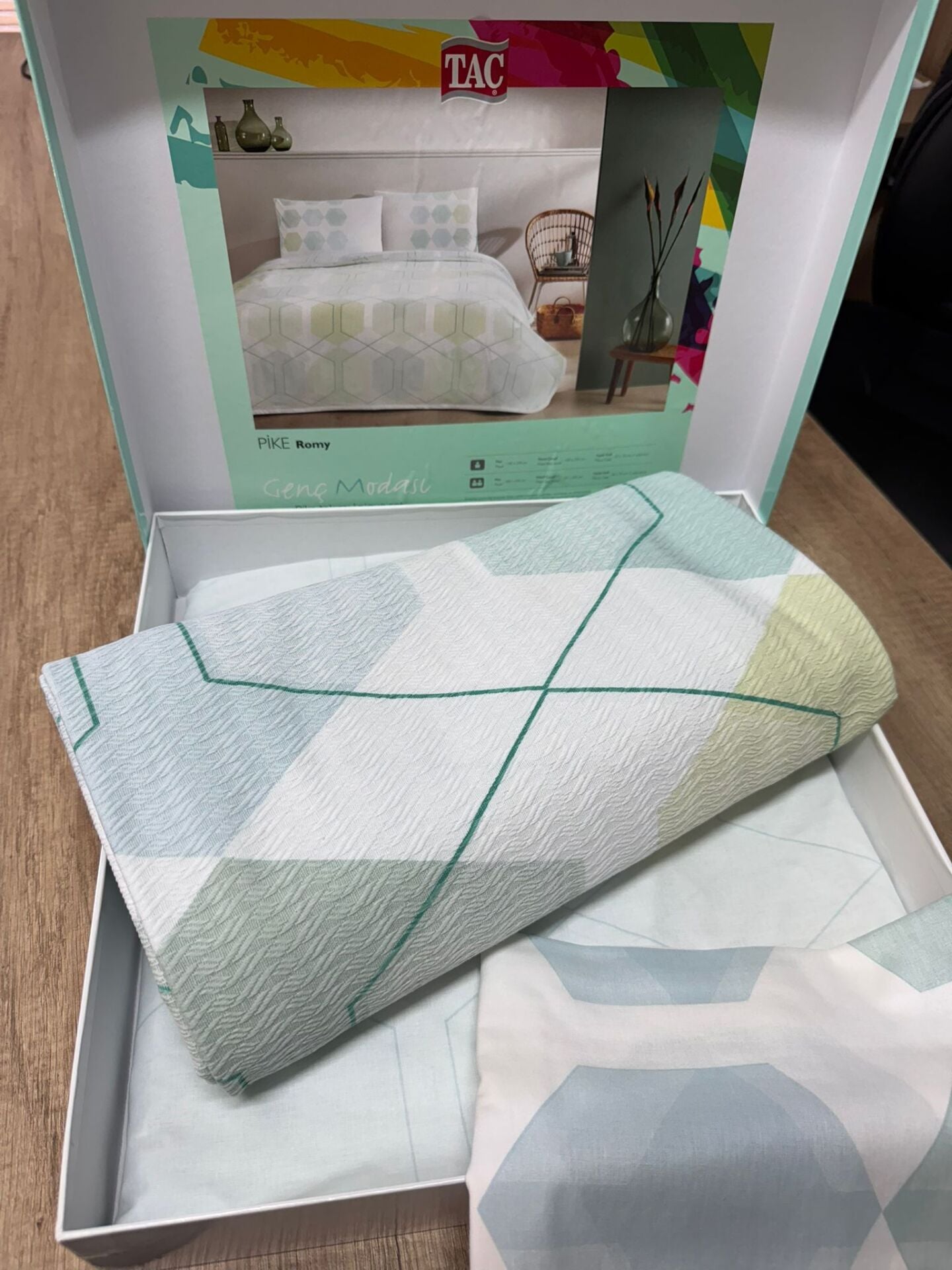 Taç Tek Kişilik Lastikli Çarşaflı Pike Takımı Romy